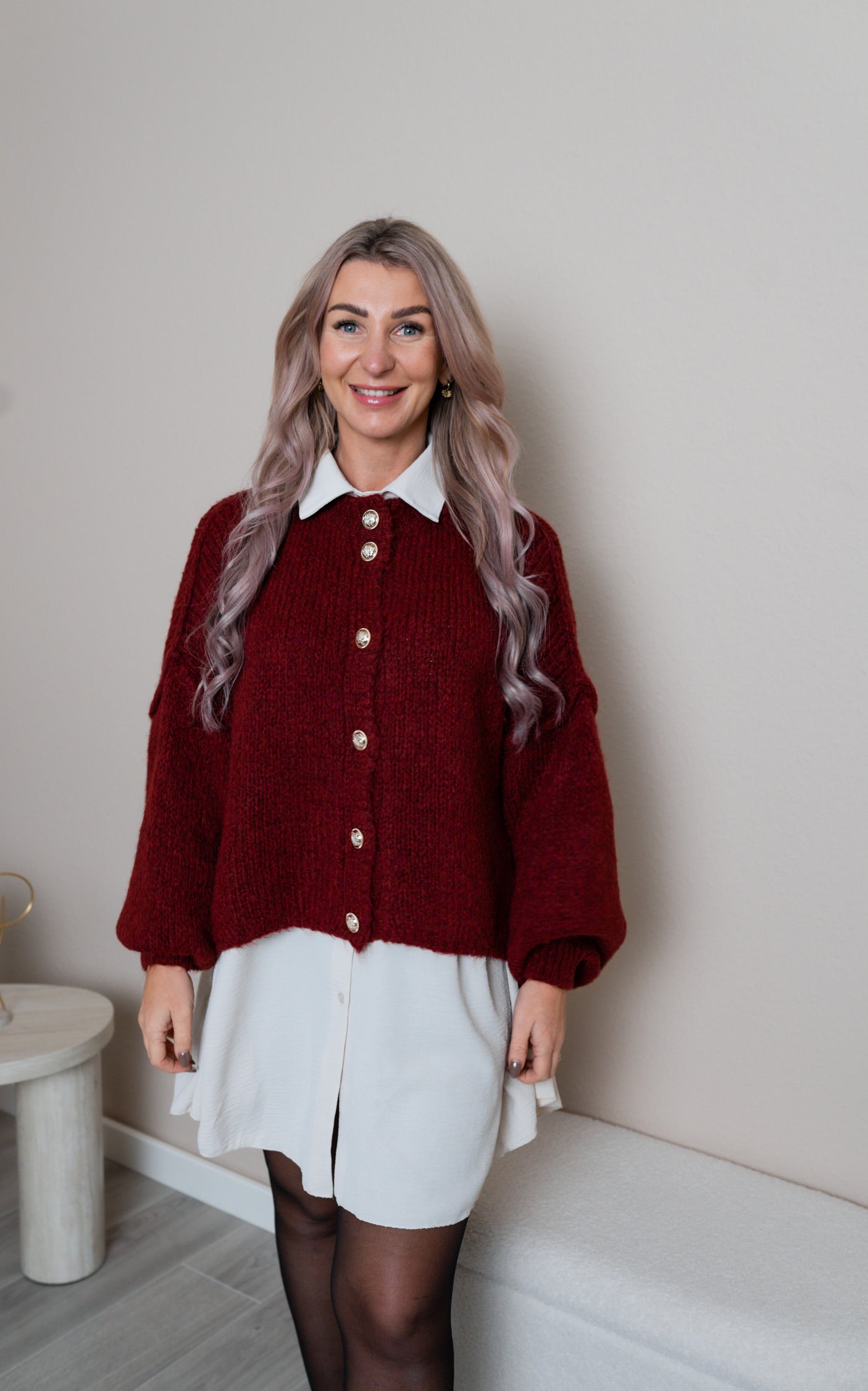 Strickjacke kurz mit goldenen Knöpfen