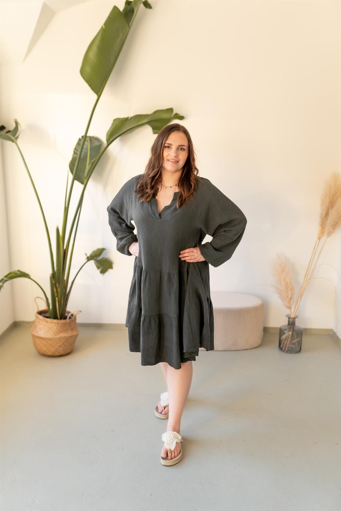 Musselin Kleid mit V-Ausschnitt