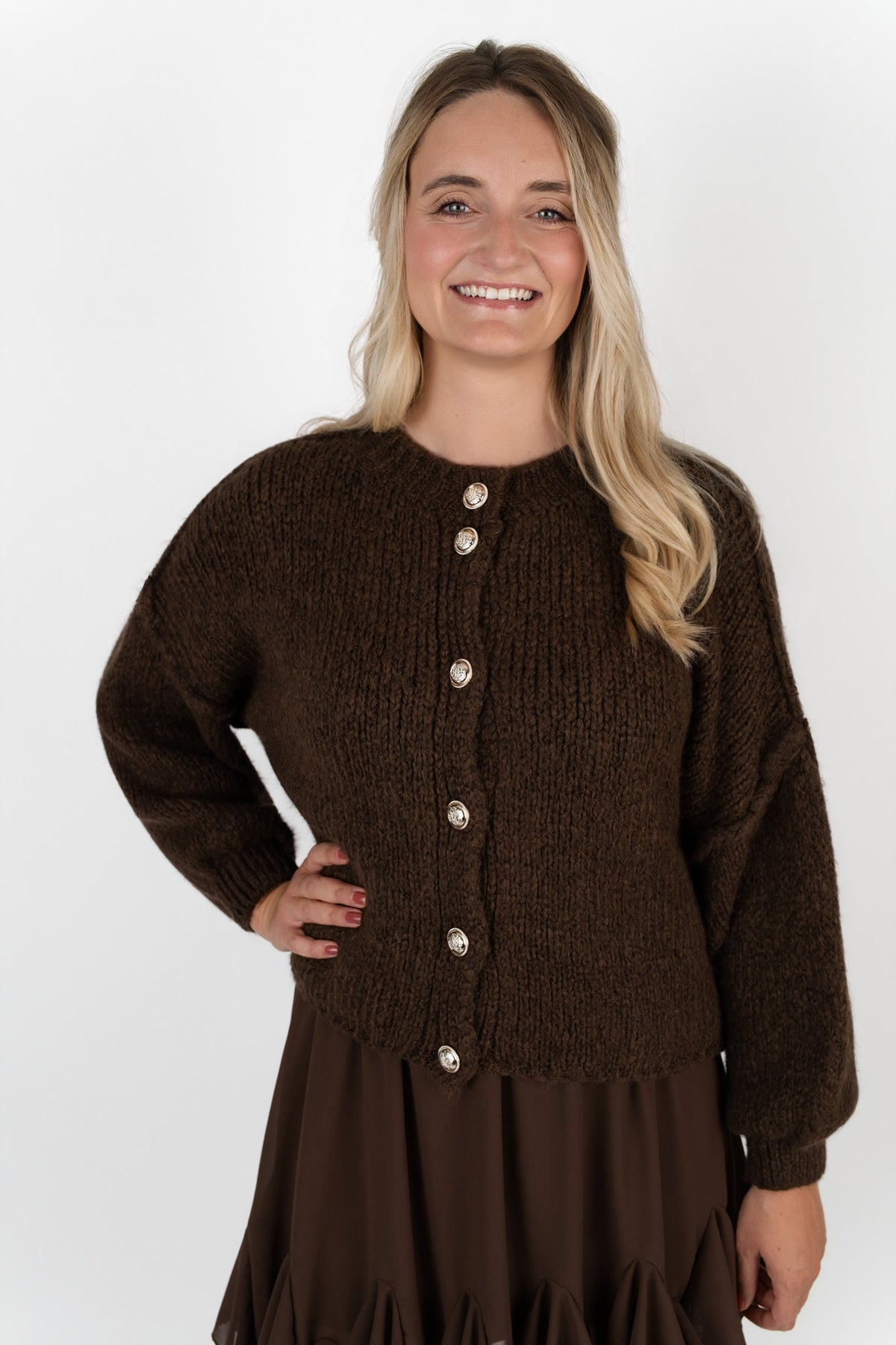 🤎 Golden Cozy Bundle – Strickcardigan & Volant-Rock | 25 % sparen