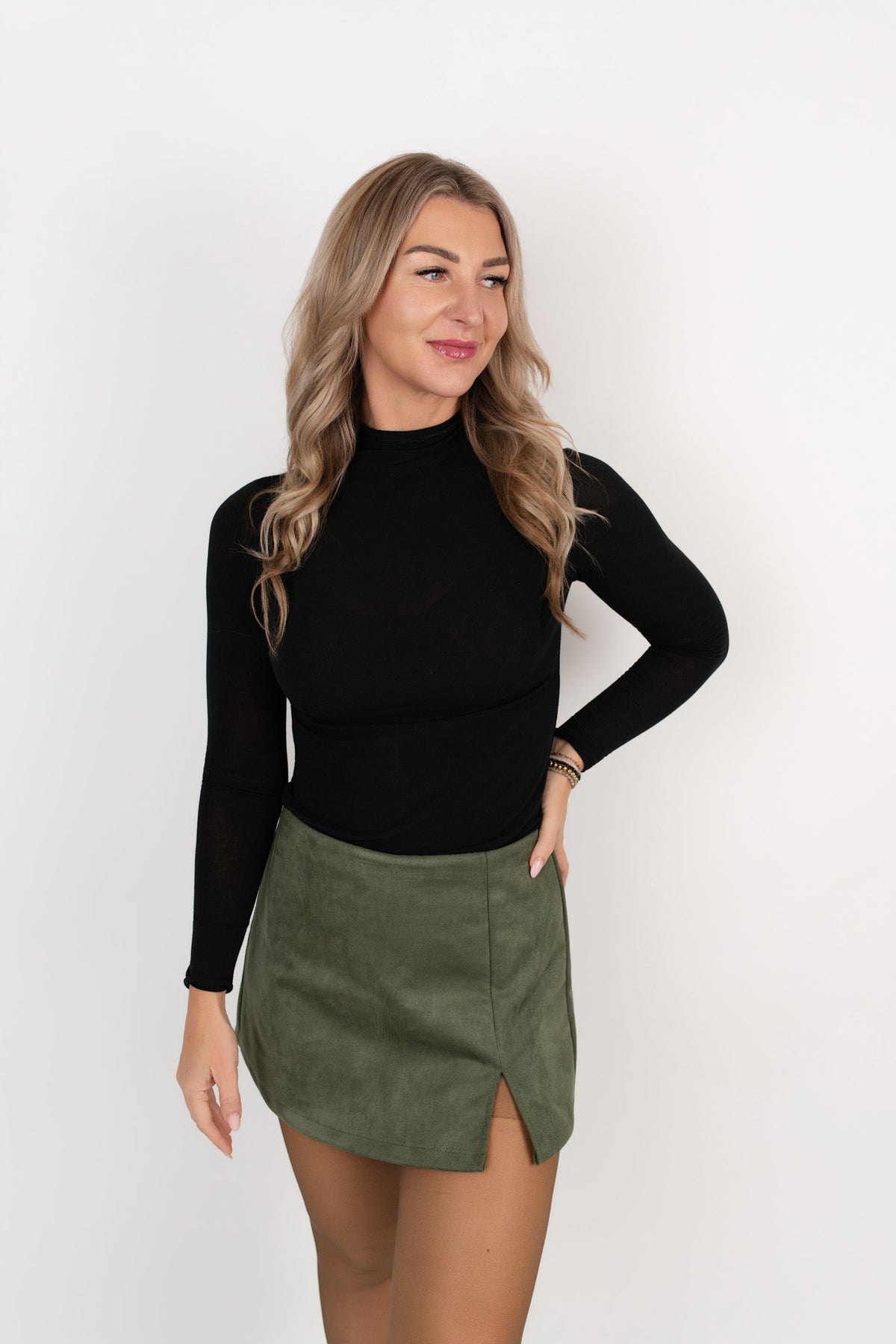 KOMBI-DEAL: 25 % RABATT auf Wildleder-Skort & Rollkragenshirt