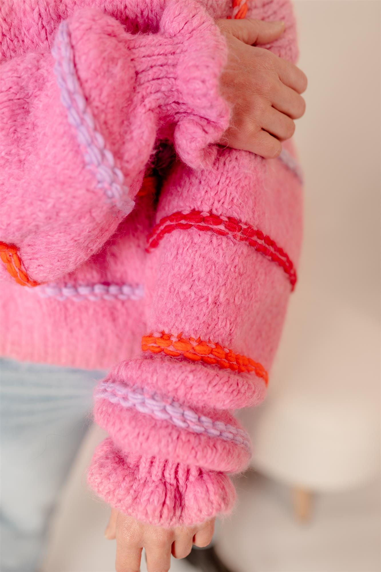 Pullover gestreift mit Volant Details