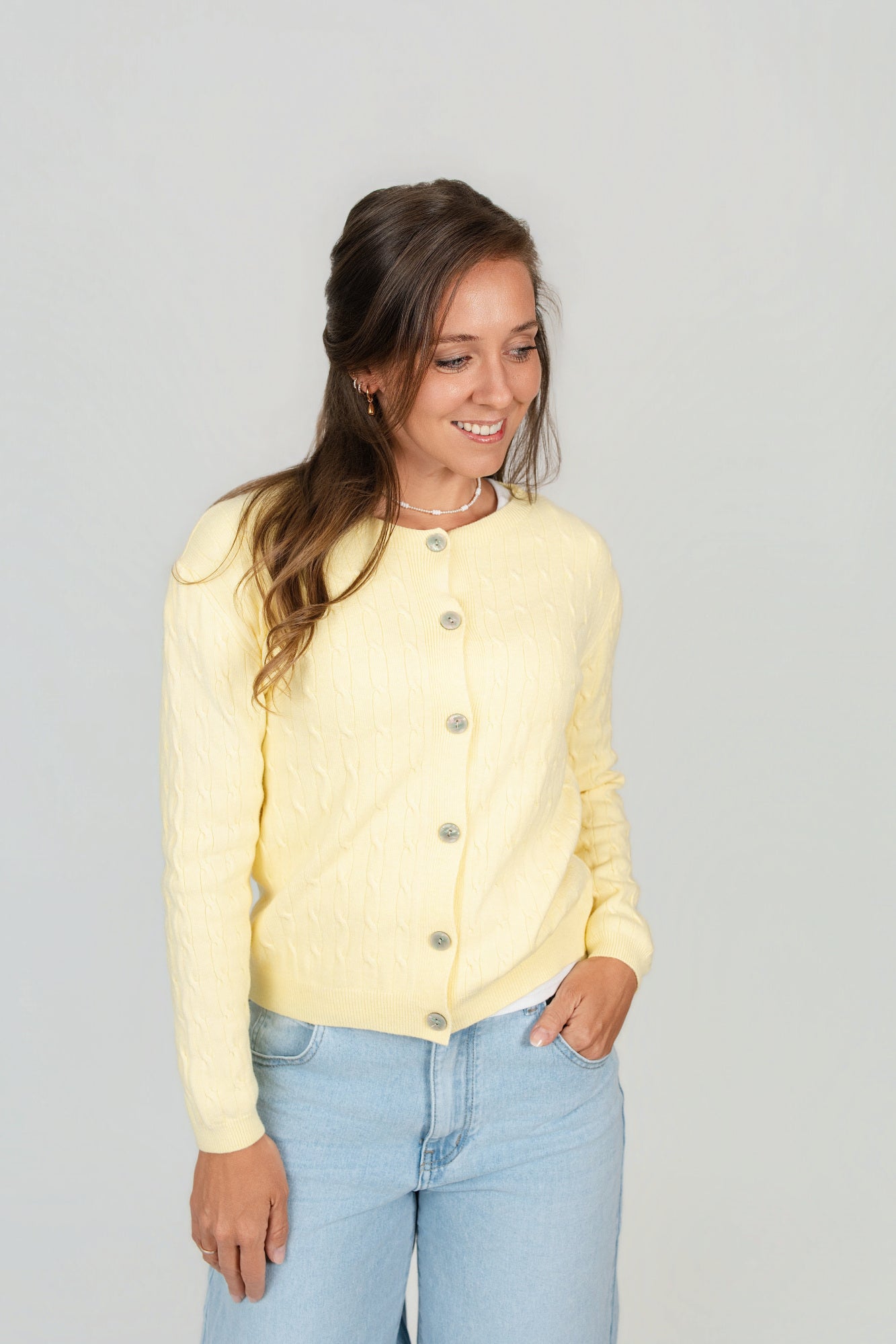 Feinstrickjacke mit Zopfmuster