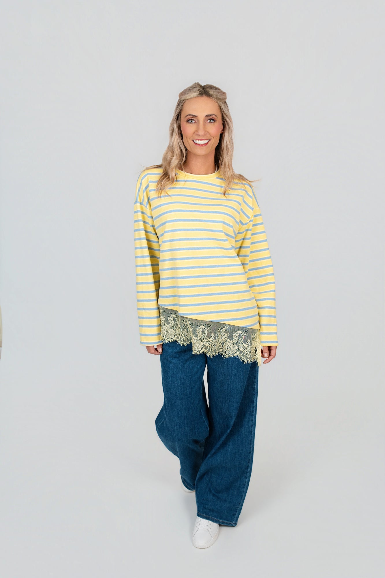 Pullover gestreift mit Spitze