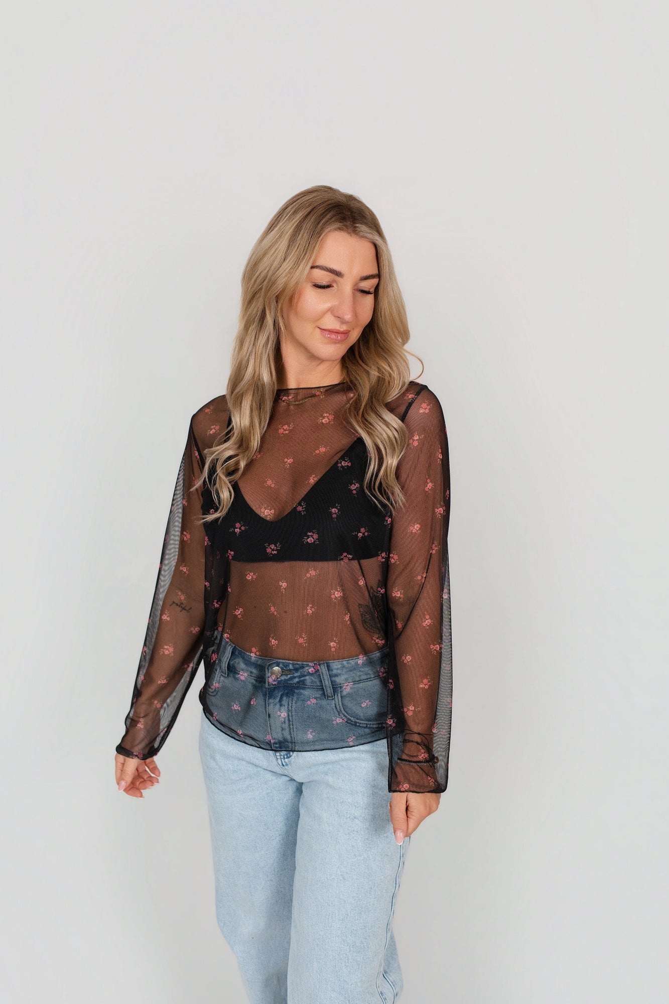 Mesh Shirt mit Blumen