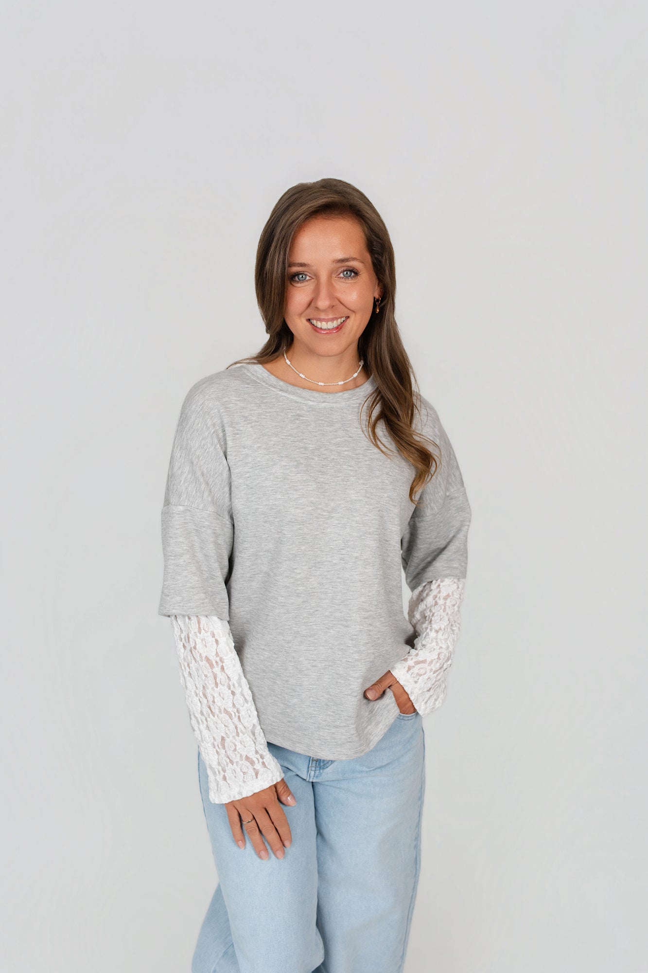 Pullover mit Spitzenärmeln