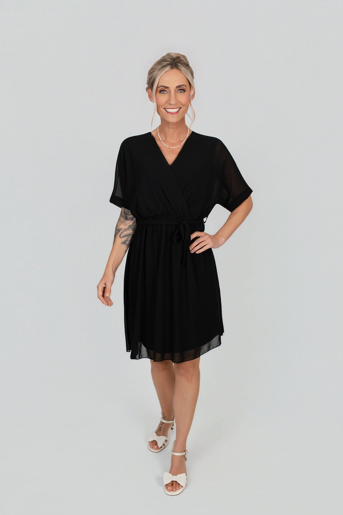 Kleid mit Schleife kurzarm