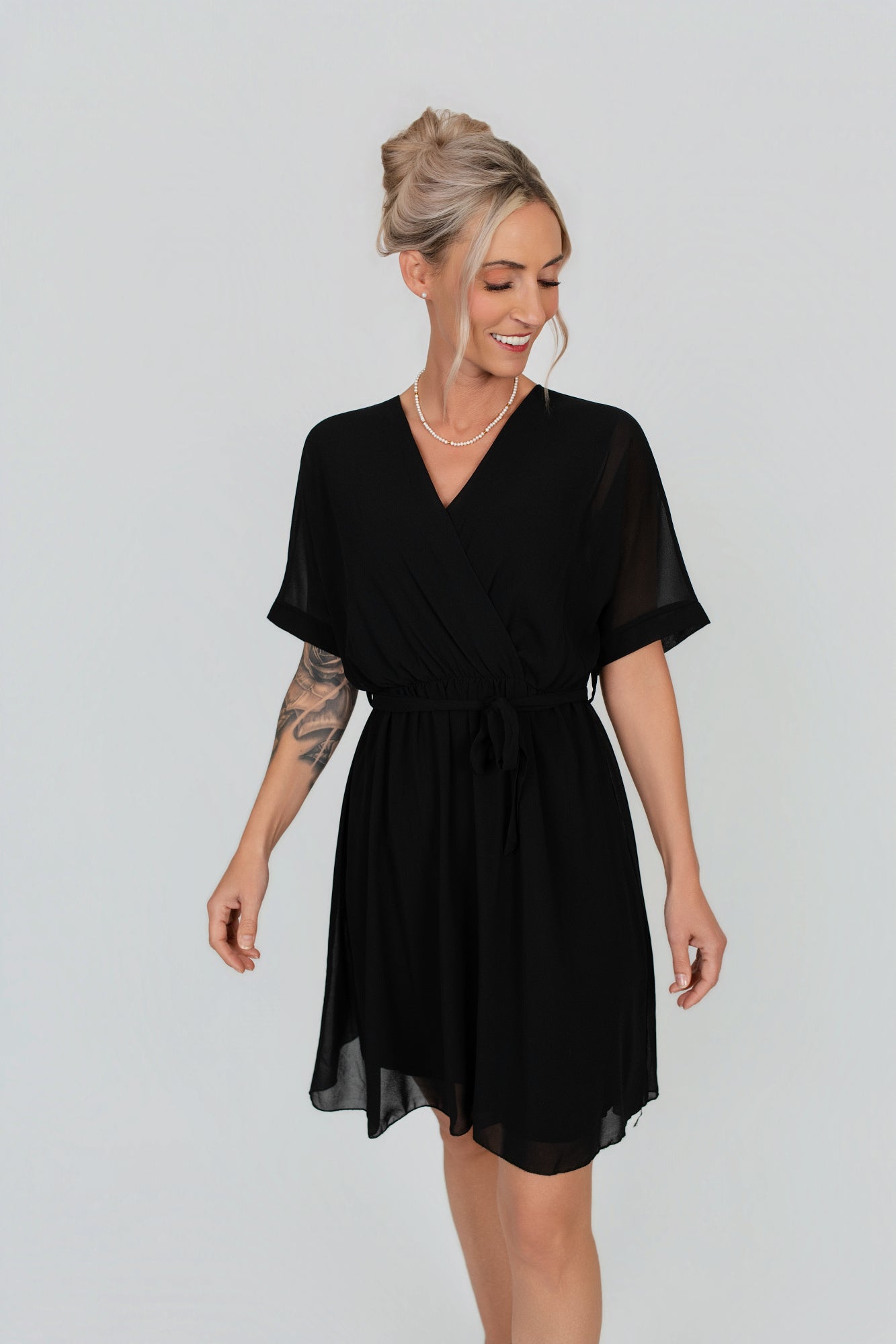 Kleid mit Schleife kurzarm