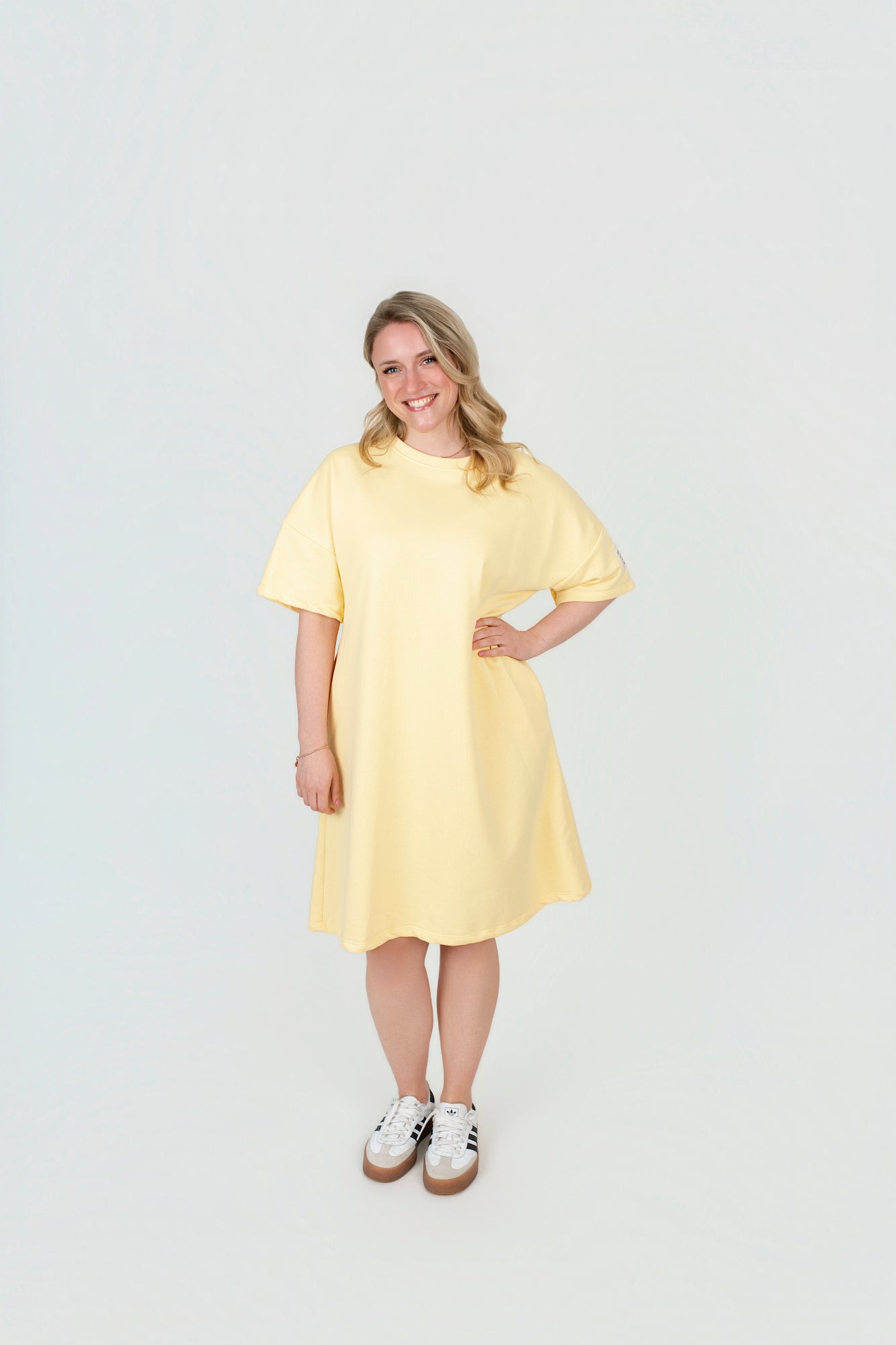 Shirt-Kleid mit Taschen