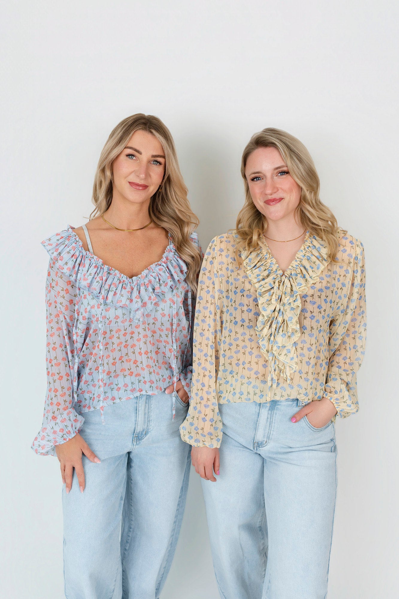 Bluse mit Rüschen und Schleife