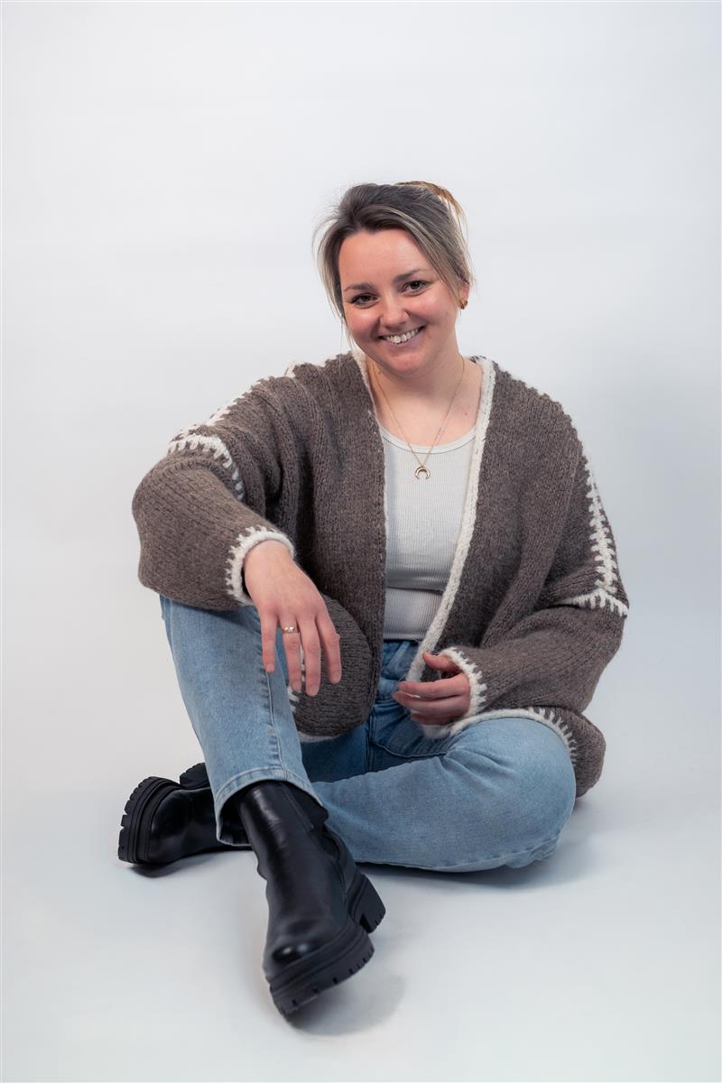 Cardigan mit abgesetzten Nähten