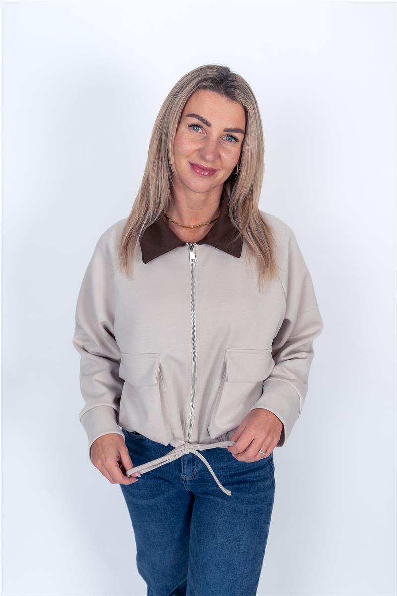 Jacke mit Kragen