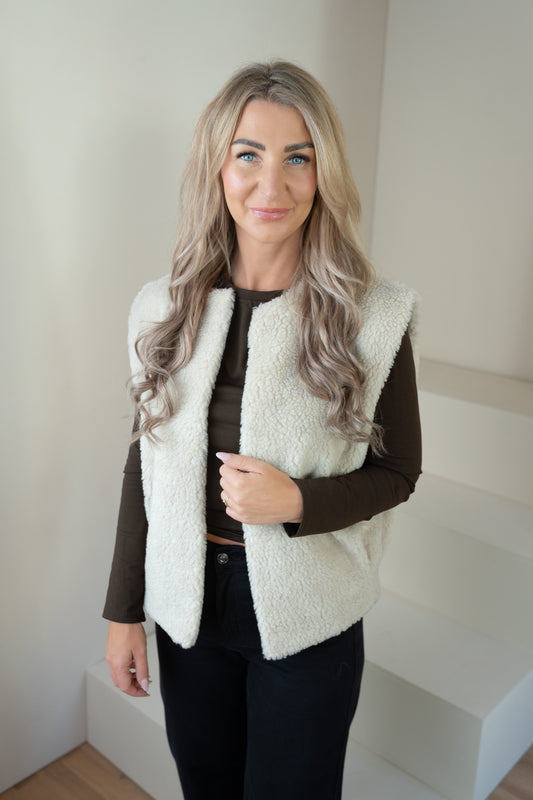 Weste mit Teddyfell ohne Knöpfe