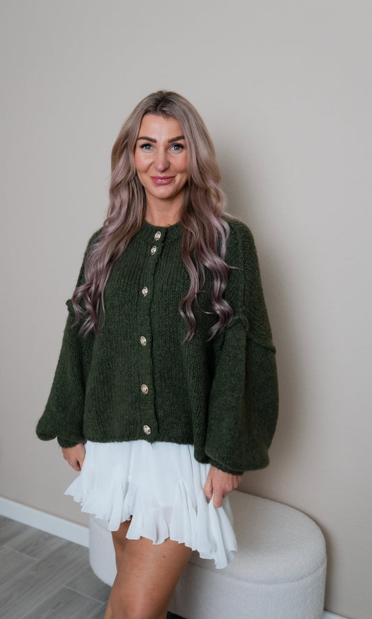 Strickjacke kurz mit goldenen Knöpfen