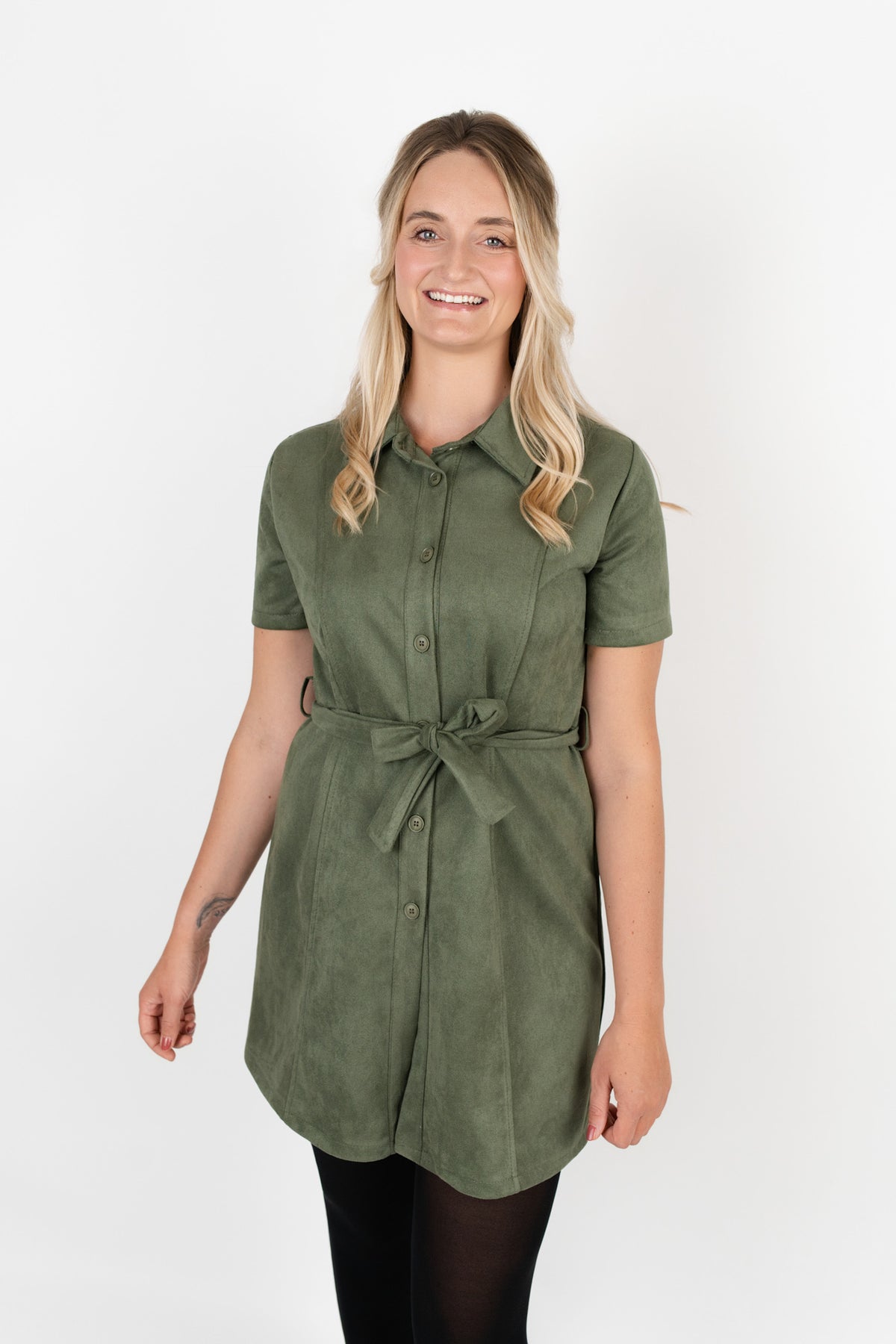 Kurzes Kleid in Lederoptik