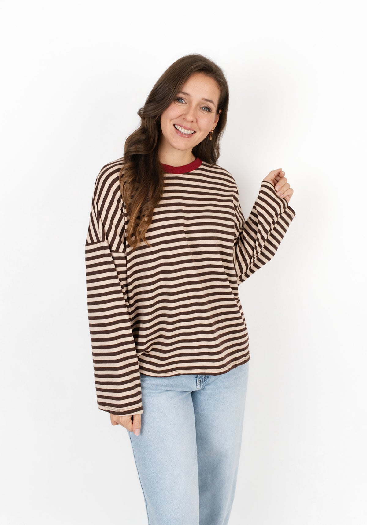 Gestreiftes Langarmshirt mit farblich abgesetztem Kragen