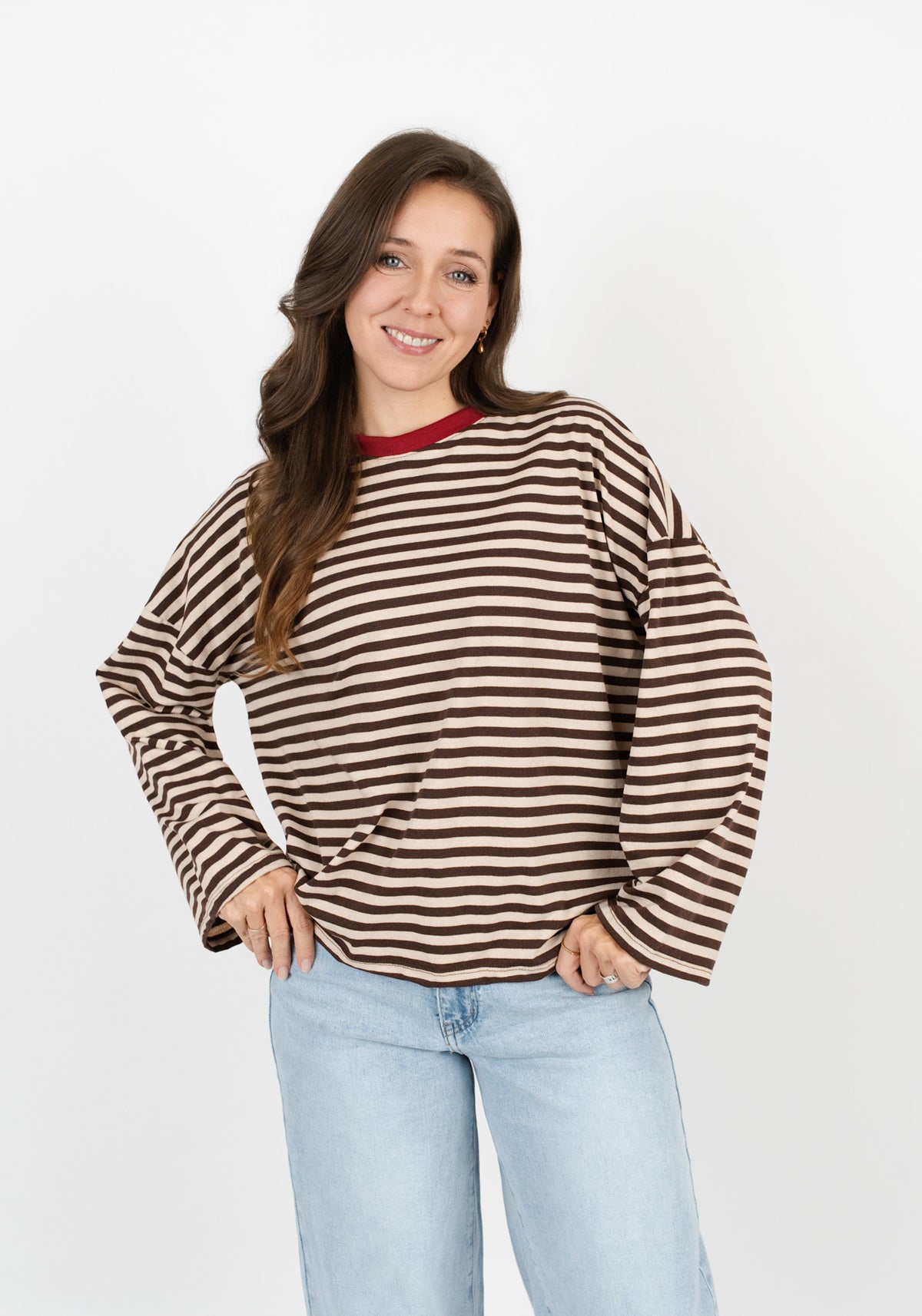 Gestreiftes Langarmshirt mit farblich abgesetztem Kragen