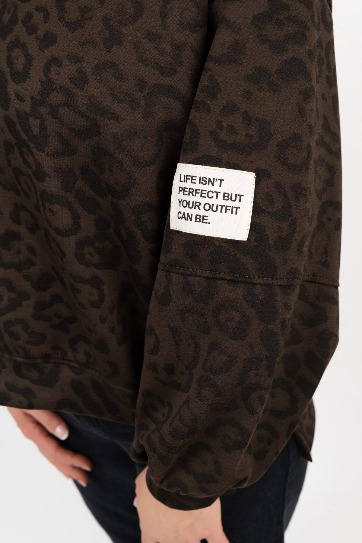 Pullover mit Ärmelpatch Leo