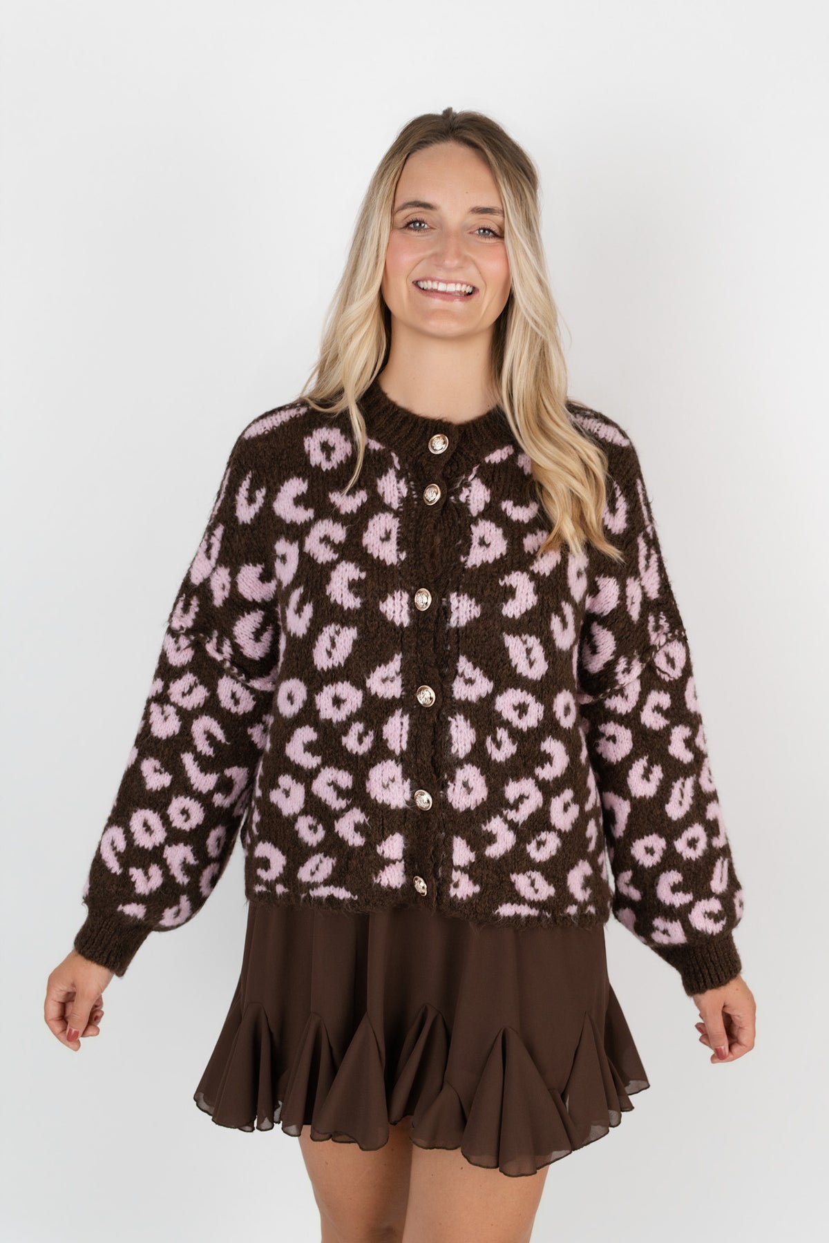 Strickjacke in kurz mit goldenen Knöpfen Leo
