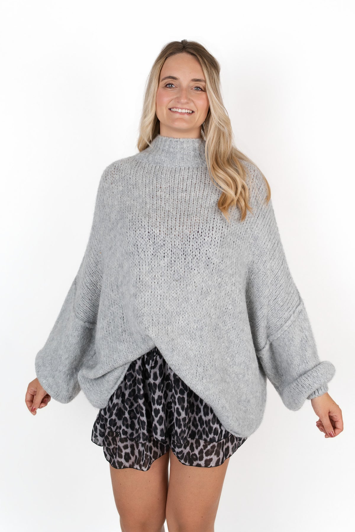 Cozy Vibes Bundle – Volant-Skort & Pullover | 25 % sparen