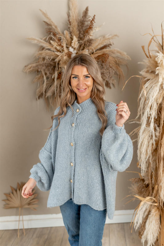 Strickjacke lang mit goldenen Knöpfen