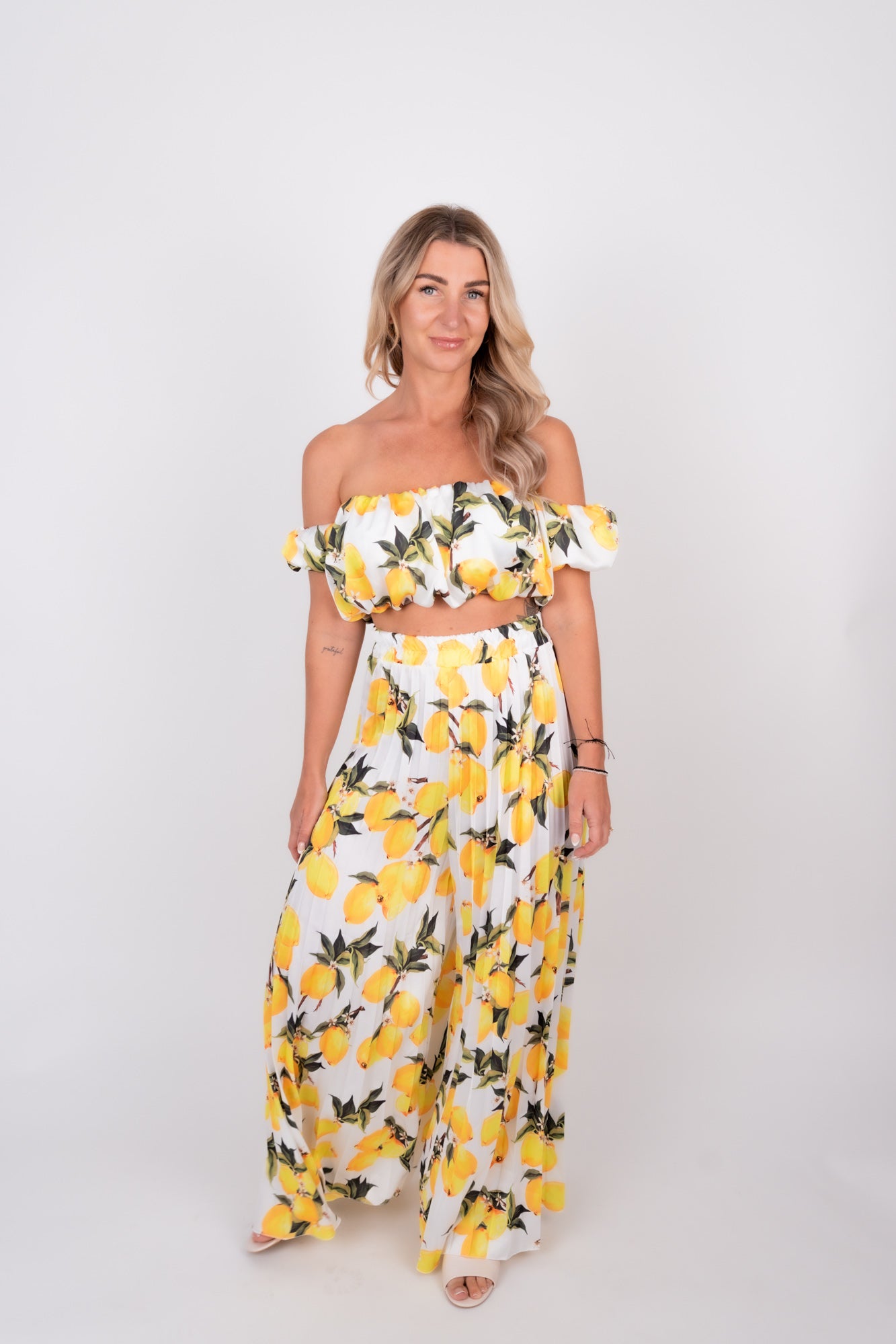 Set aus Top und Hose Zitronen