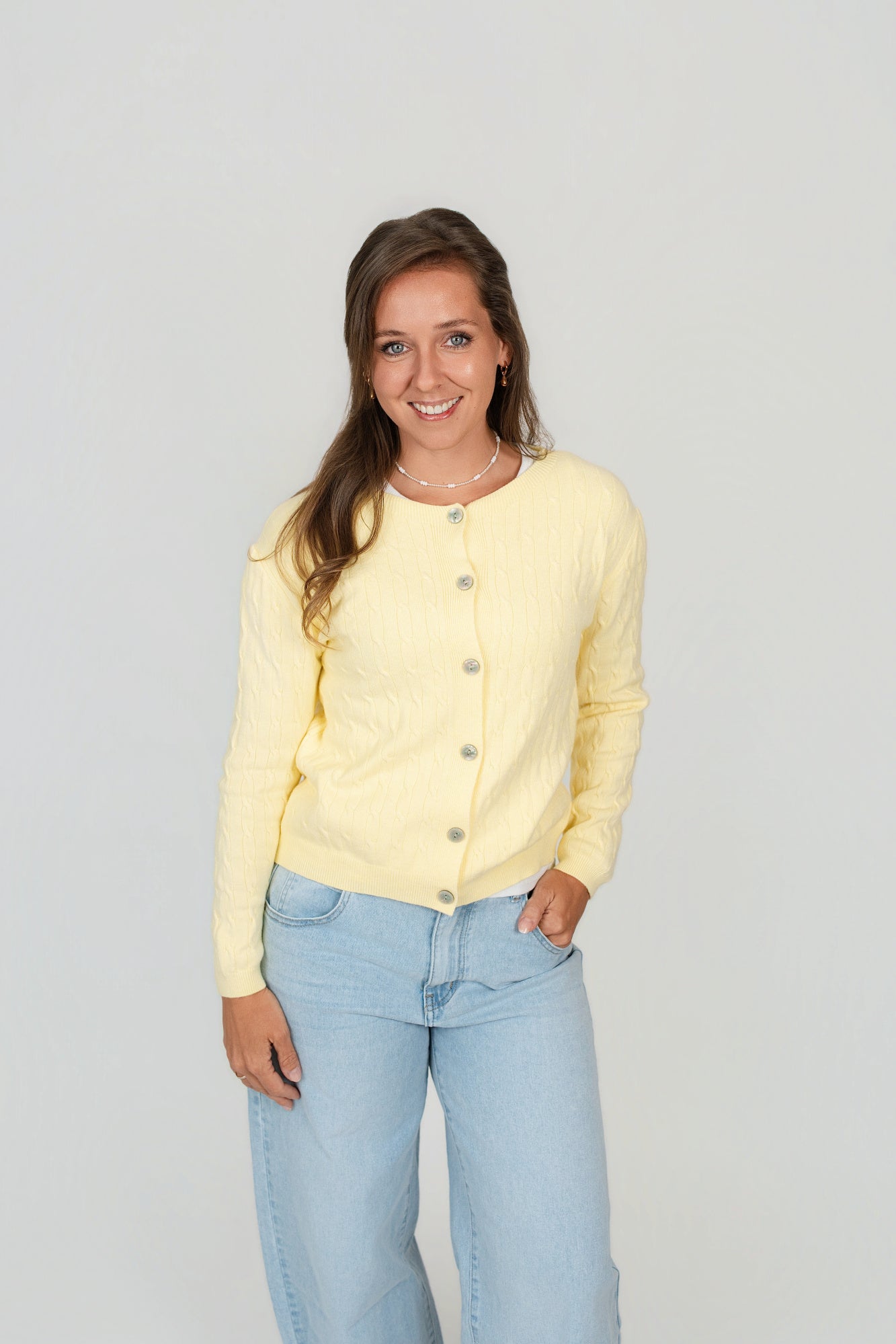 Feinstrickjacke mit Zopfmuster