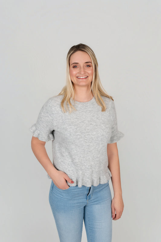 Kurzarm Pullover mit Volant-Details