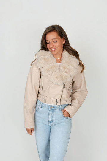 Jacke mit Kunstfellkragen kurz