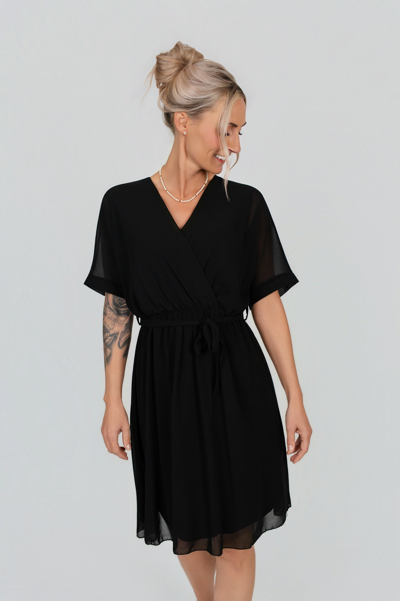 Kleid mit Schleife kurzarm