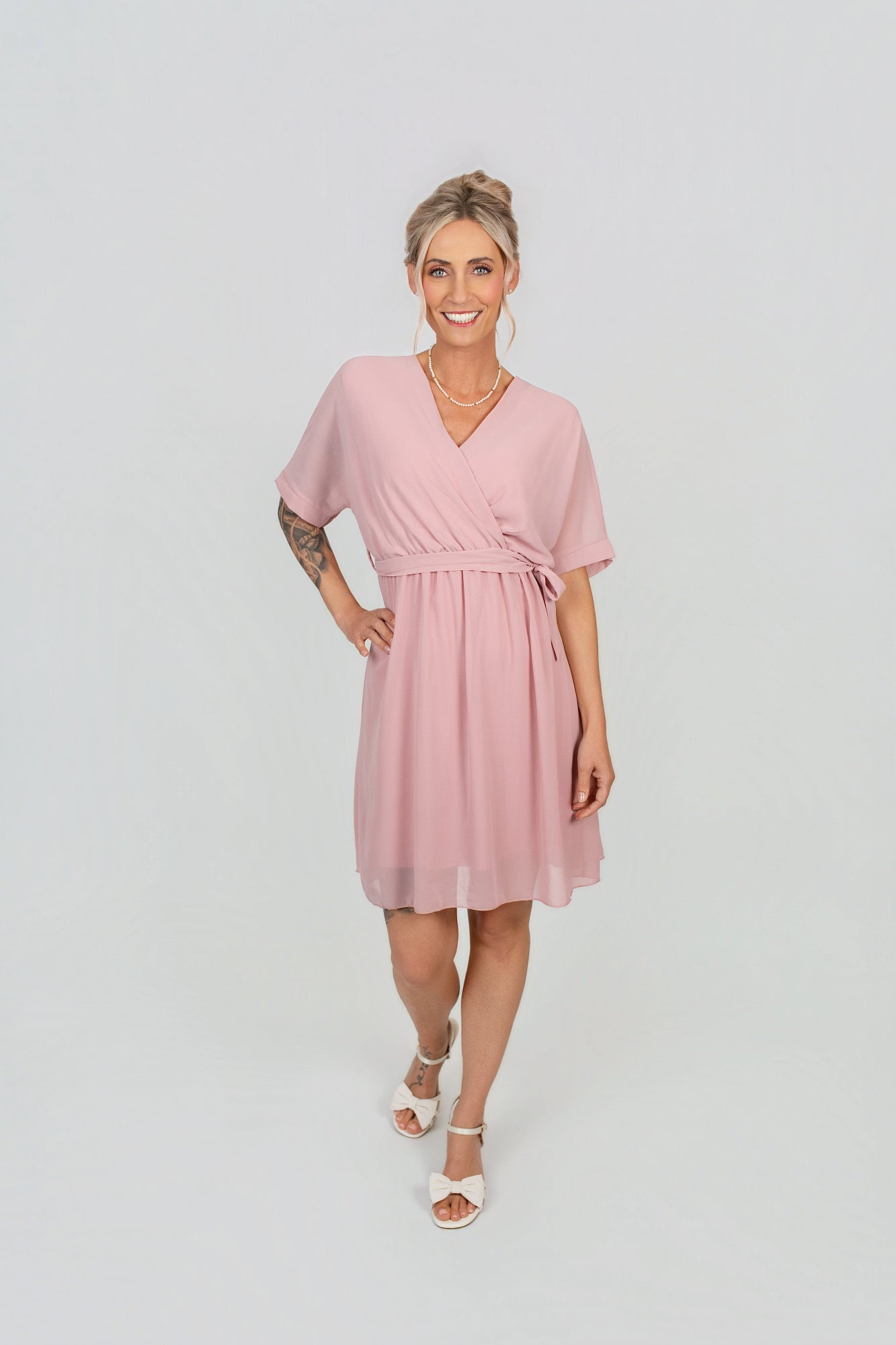 Kleid mit Schleife kurzarm
