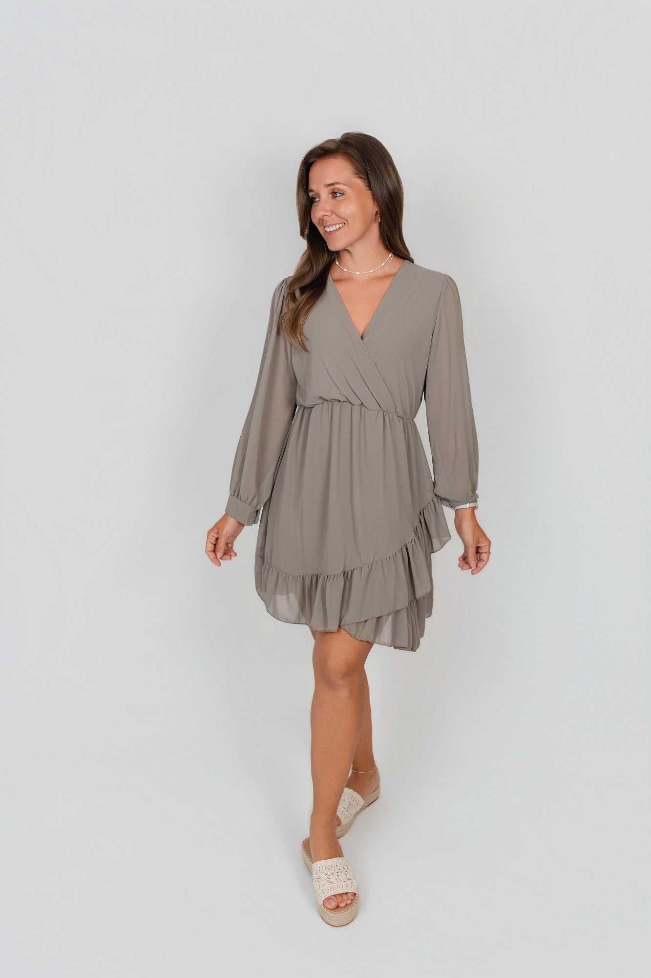 Chiffon Kleid mit V-Ausschnitt