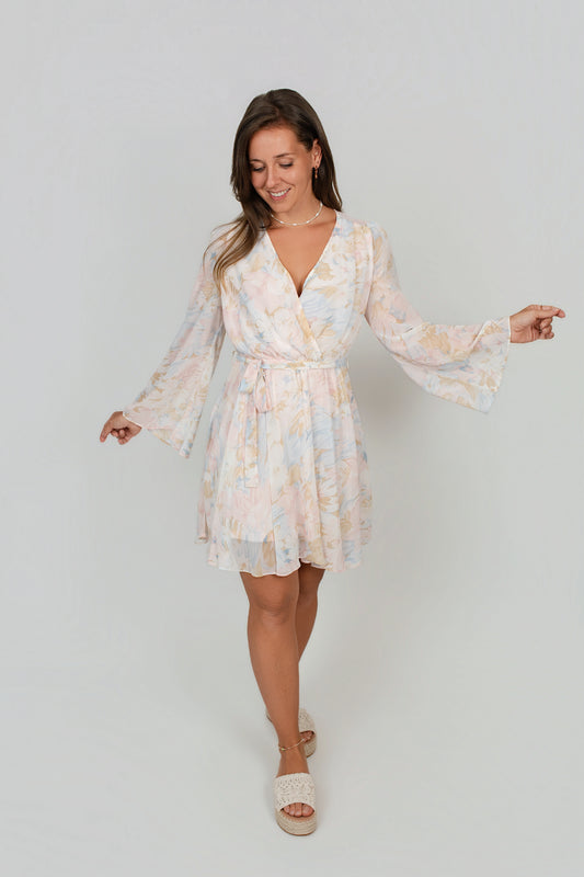 Kleid mit Trompetenärmeln