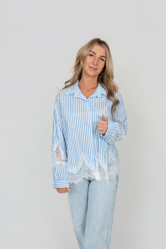 Hemdbluse mit Spitze