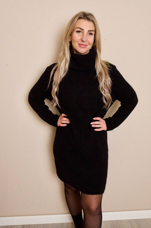 Strickkleid mit Rollkragen