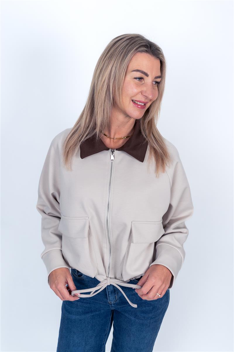 Jacke mit Kragen