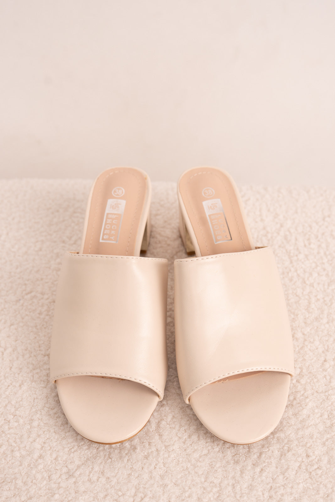 Pantolette in creme