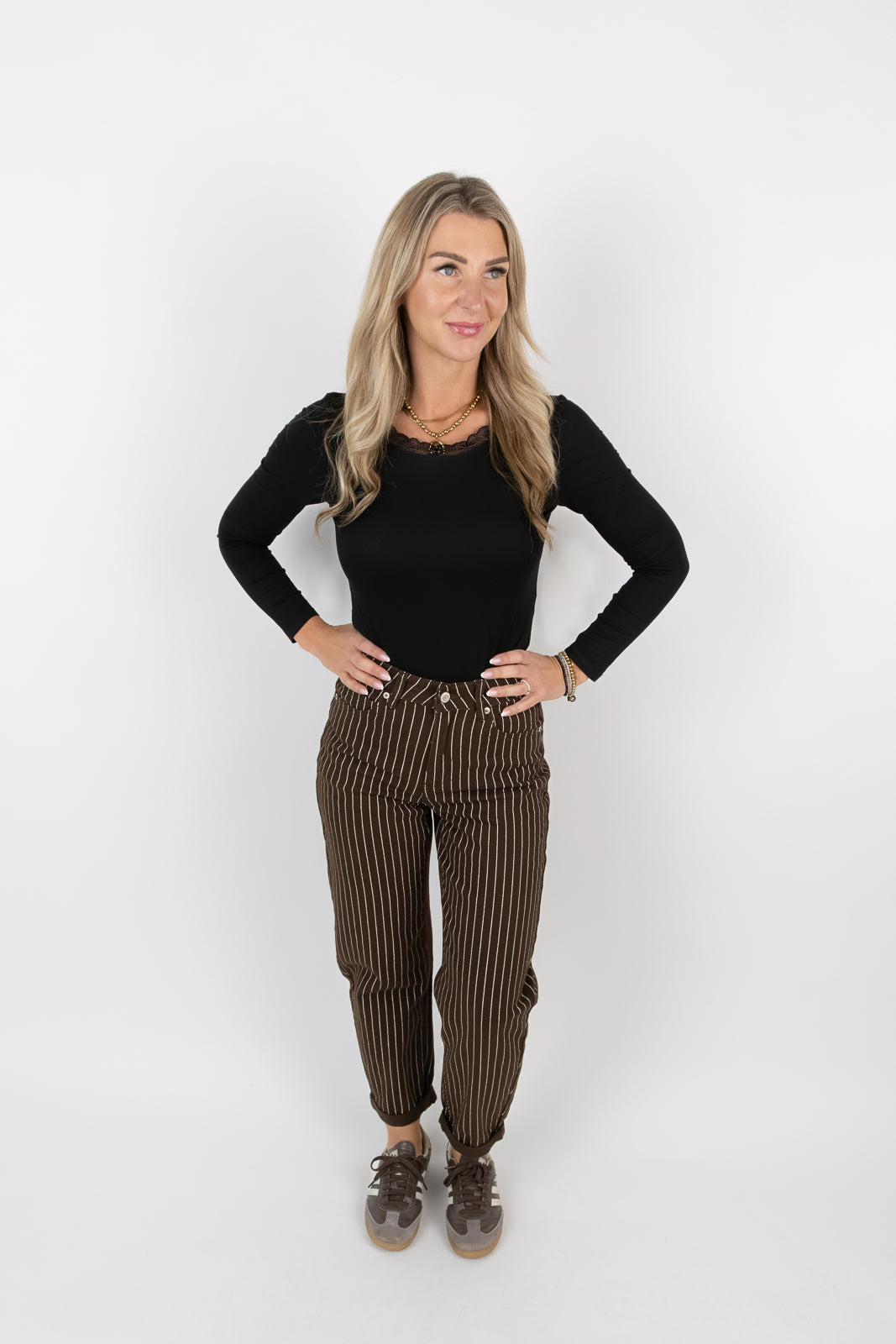 Mom Jeans gestreift